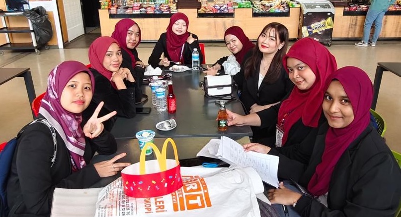Faculty of Management Hosts Delegation from Universiti Teknologi Malaysia-4